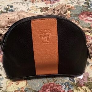 BN MCM Embossed Logo Stripe Clutch Cosmetic Bag Pouch / Black & Tan